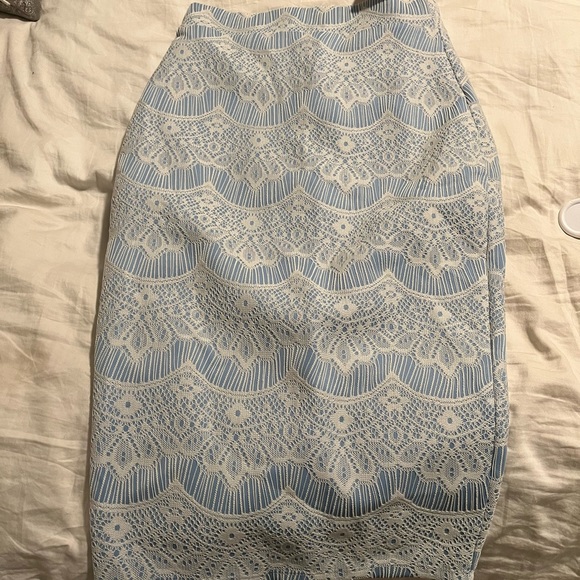 New with tags—  blue with lace overlay pencil skirt - Picture 4 of 4